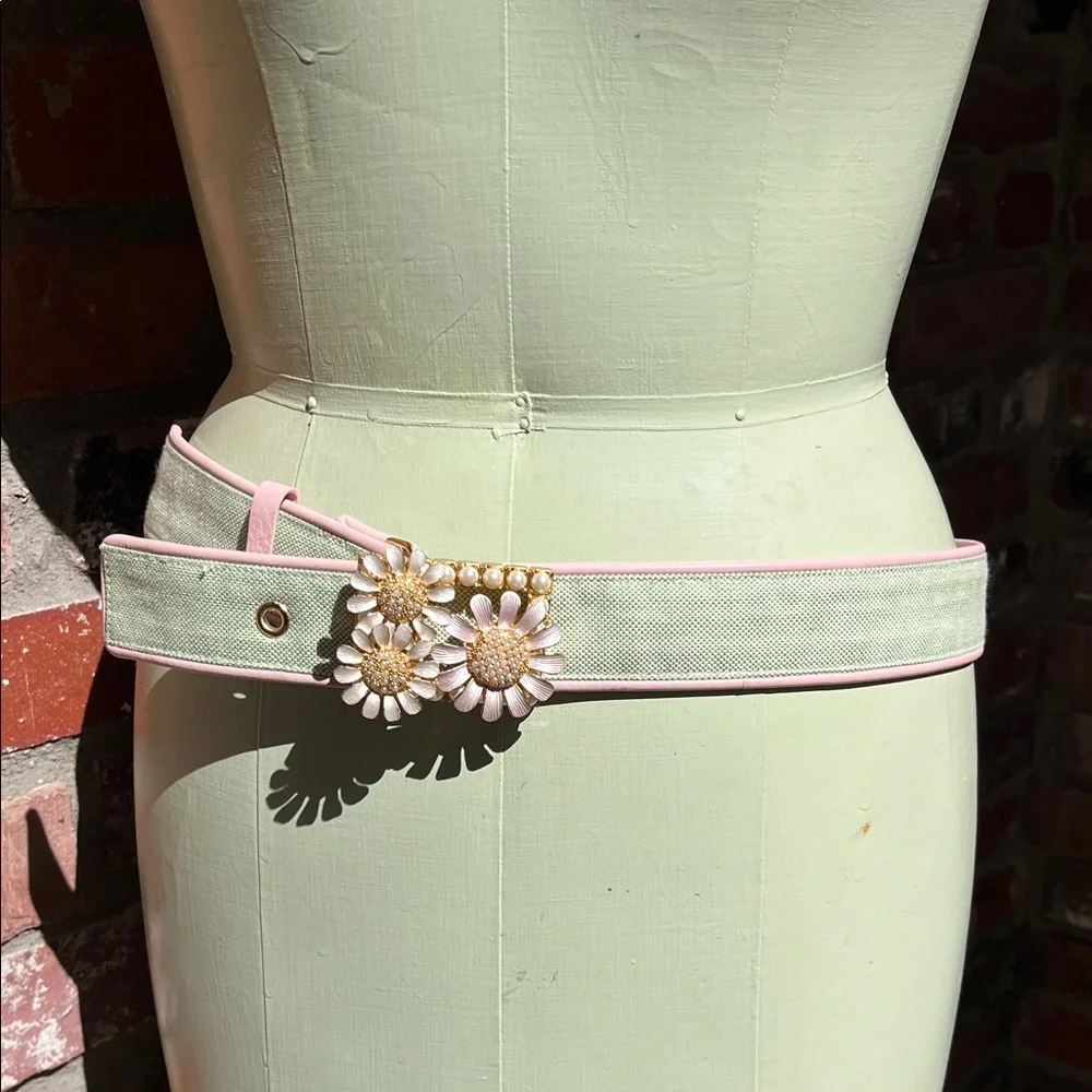 Lily Pulitzer Pastel Green & Pink Canvas Belt with Gold Floral Buckle size small - Picture 1 of 4